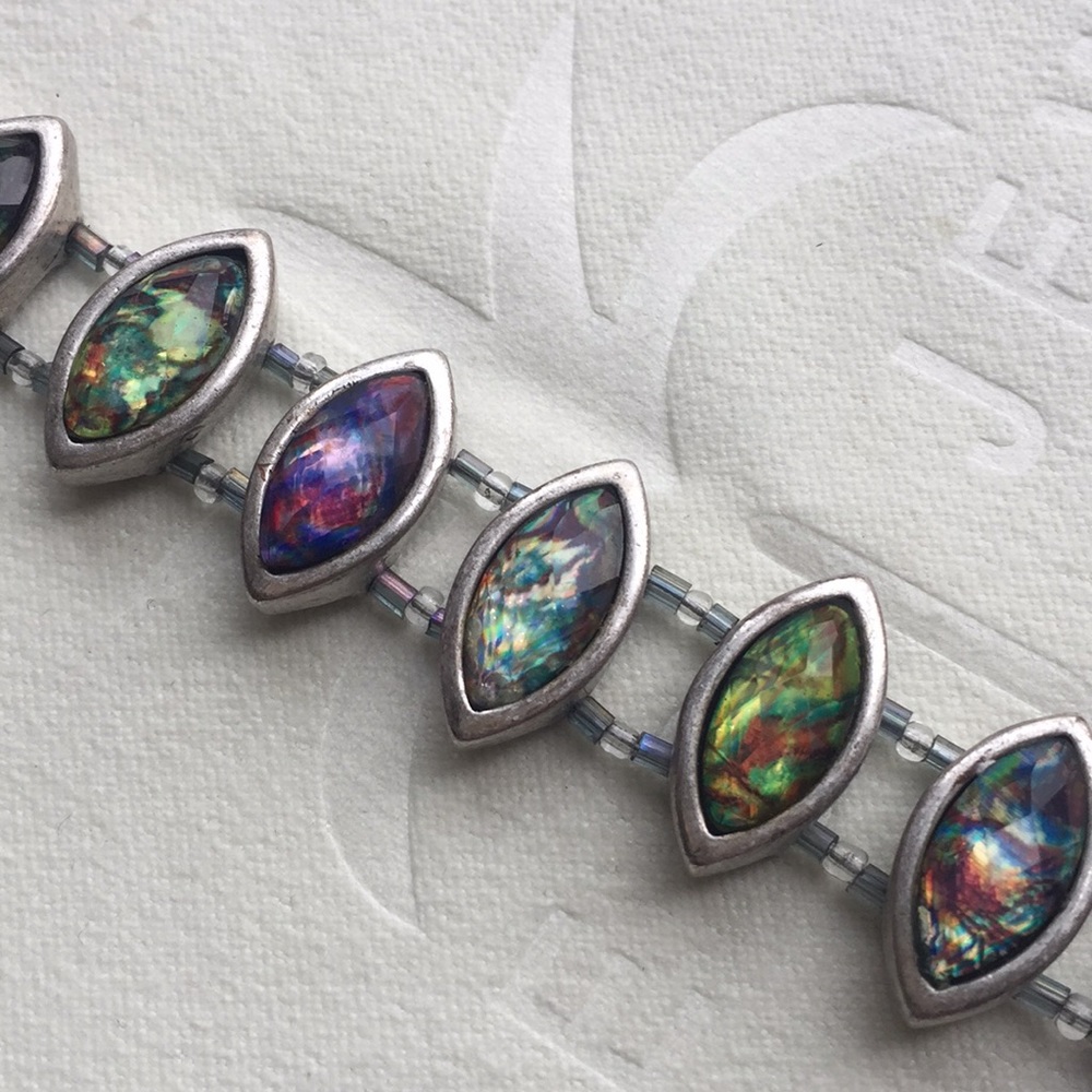 Iridescent cat-eye bracelet